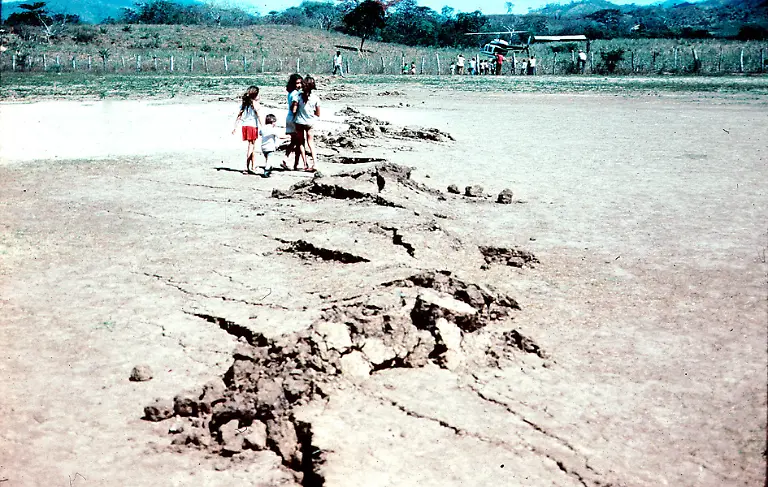 RECORD-DATE-NOT-STATED-Guatemala-Earthquake-1976-Mole-tracks-track-the-Motagua-fault-where-it-crosses-the-Gualan-soccer-field