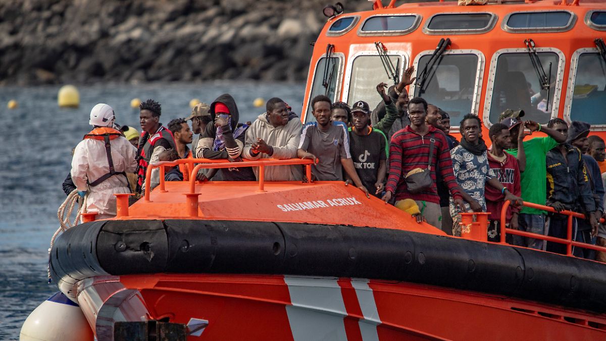 Integration-in-den-Arbeitsmarkt-Hunderttausende-illegale-Migranten-in-Spanien-sollen-Papiere-bekommen