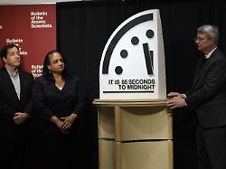 Forscher warnen vor Katastrophe: Zeiger der "Weltuntergangsuhr" springt vier Sekunden weiter