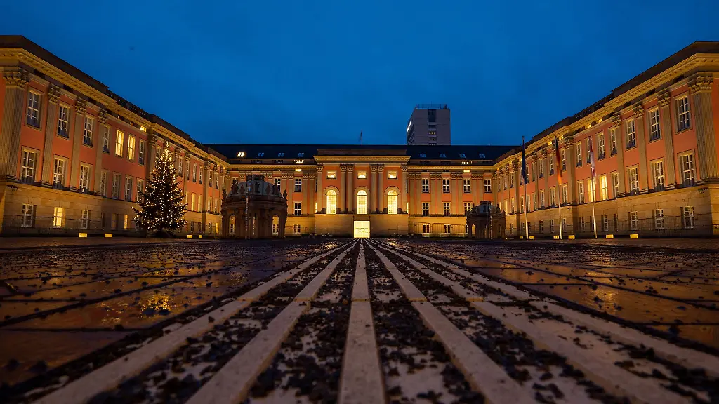 Der-Brandenburger-Landtag-debattiert-ueber-Landwirtschaft-Lehrer-und-ueber-das-Fraktionsgesetz