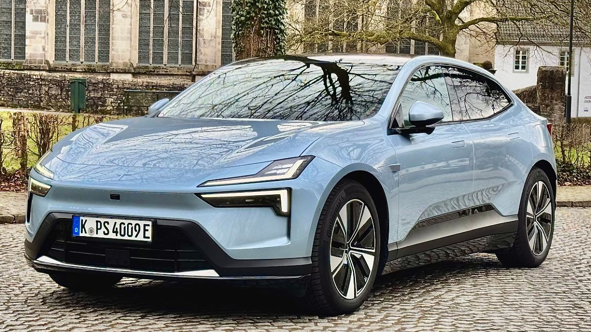 Auto-ohne-Heckscheibe-Polestar-4-im-Test-cool-stylish-und-praktisch