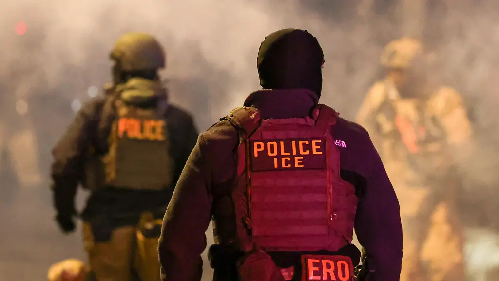 Federal-law-enforcement-deploys-gas-at-the-site-of-a-reported-shooting-in-North-Minneapolis-United-States-on-January-14-2026-The-Department-of-Homeland-Security-confirms-a-shooting-involving-federal-officers-on-January-14-2026-in-North-Minneapolis-United-States