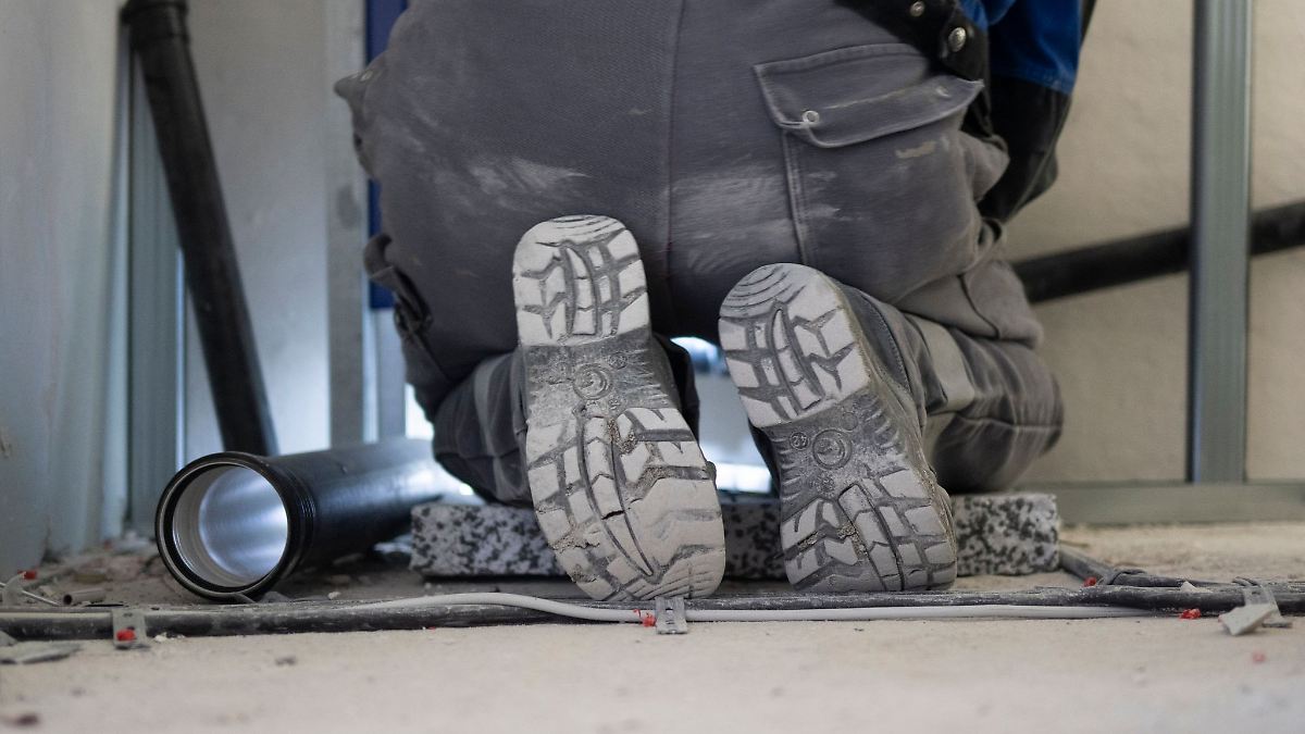 Renovieren-Bauen-Sanieren-Handwerker-beauftragen-So-geht-es-ohne-rger