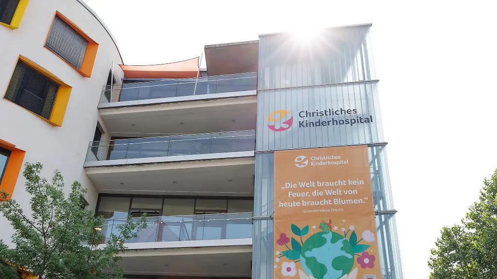 In-Osnabrueck-wurde-ein-fuenf-Jahre-alter-Junge-stundenlang-vermisst-Er-wurde-zuletzt-in-einem-Krankenhaus-gesehen-nun-wurde-er-gefunden