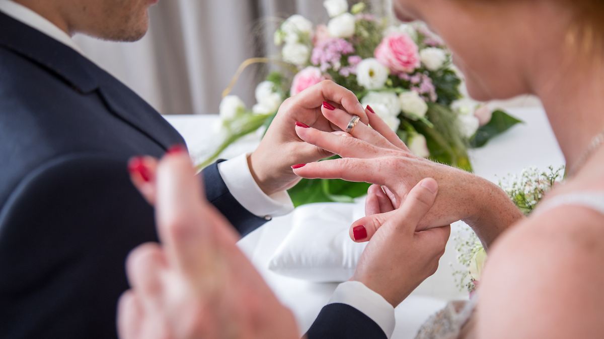 keine-schuld-im-scheidungsfall-frankreich-will-sex-pflicht-in-der-ehe-abschaffen