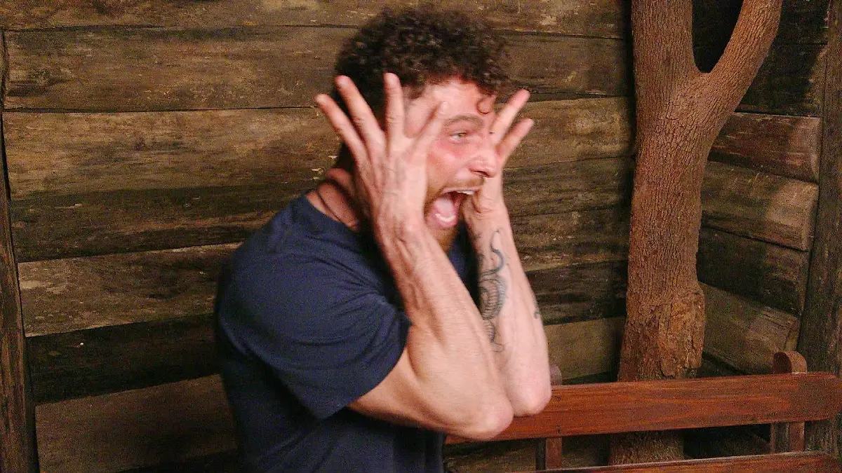 ACHTUNG-SPERRFRIST-FUeR-ALLE-MEDIEN-BIS-ZUM-SHOWENDE-MITTWOCH-28-JANUAR-2026-22-30-UHR-Umut-Tekin-ist-im-Dschungeltelefon-und-voellig-ausser-sich-Das-ist-eine-Spinne-Die-sieht-echt-schwarz-aus-Am-Ende-ist-die-giftig-Kann-die-einer-wegmachen-bruellt-er-panisch-Die-Verwendung-des-sendungsbezogenen-Materials-ist-nur-mit-dem-Hinweis-und-Verlinkung-auf-RTL-gestattet