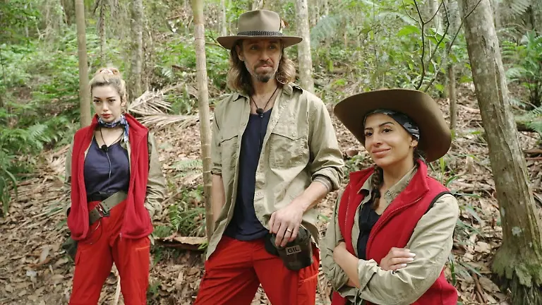 ACHTUNG-SPERRFRIST-FUeR-ALLE-MEDIEN-BIS-ZUM-SHOWENDE-MITTWOCH-28-JANUAR-2026-22-30-UHR-Ariel-l-Gil-Ofarim-und-Eva-Benetatou-auf-dem-Weg-zur-Dschungelpruefung-Grill-den-Koeppen-Die-Verwendung-des-sendungsbezogenen-Materials-ist-nur-mit-dem-Hinweis-und-Verlinkung-auf-RTL-gestattet