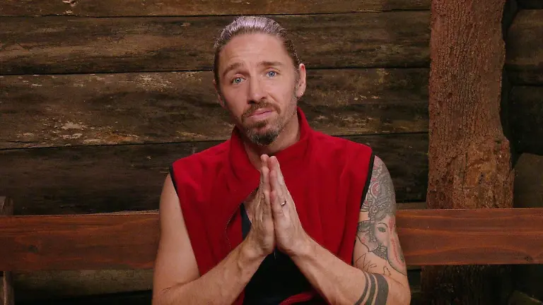 ACHTUNG-SPERRFRIST-FUeR-ALLE-MEDIEN-BIS-ZUM-SHOWENDE-MITTWOCH-28-JANUAR-2026-22-30-UHR-Gil-Ofarim-fragt-freundlich-im-Dschungeltelefon-nach-frischen-Handtuechern-Die-Verwendung-des-sendungsbezogenen-Materials-ist-nur-mit-dem-Hinweis-und-Verlinkung-auf-RTL-gestattet