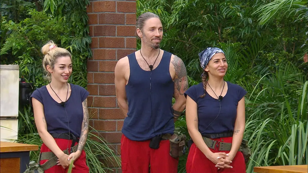 ACHTUNG-SPERRFRIST-FUeR-ALLE-MEDIEN-BIS-ZUM-SHOWENDE-MITTWOCH-28-JANUAR-2026-22-30-UHR-Ariel-l-Gil-Ofarim-und-Eva-Benetatou-treten-zur-Dschungelpruefung-Grill-den-Koeppen-an-Die-Verwendung-des-sendungsbezogenen-Materials-ist-nur-mit-dem-Hinweis-und-Verlinkung-auf-RTL-gestattet