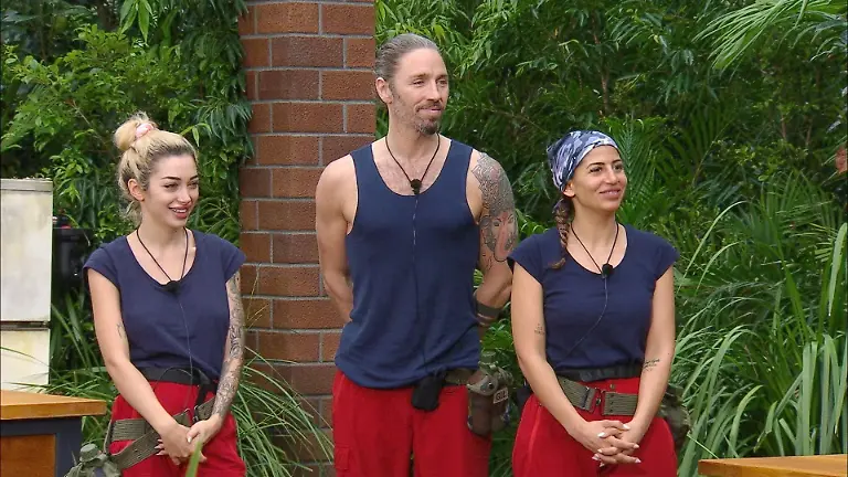 ACHTUNG-SPERRFRIST-FUeR-ALLE-MEDIEN-BIS-ZUM-SHOWENDE-MITTWOCH-28-JANUAR-2026-22-30-UHR-Ariel-l-Gil-Ofarim-und-Eva-Benetatou-treten-zur-Dschungelpruefung-Grill-den-Koeppen-an-Die-Verwendung-des-sendungsbezogenen-Materials-ist-nur-mit-dem-Hinweis-und-Verlinkung-auf-RTL-gestattet