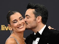 Jana Ina Zarrella Und Ihr Mann Giovanni Zarrella Kommen Zur 77 Bambi Verleihung In Den Bavaria Filmstudios Ueber Den Roten Teppich