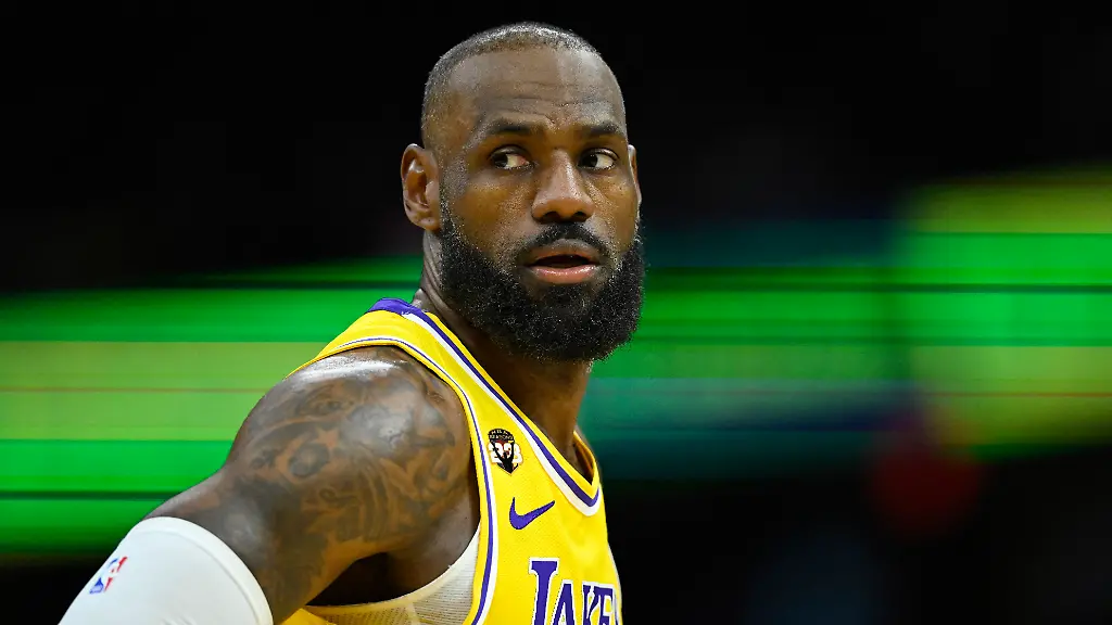 Jan-28-2026-Cleveland-Ohio-USA-Los-Angeles-Lakers-forward-LeBron-James-23-stands-on-the-court-in-the-third-quarter-against-the-Cleveland-Cavaliers-at-Rocket-Arena