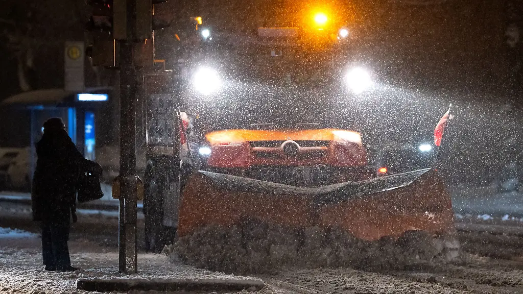 Auch-am-Freitag-und-Samstag-kann-es-wieder-glatt-werden-Neben-weiteren-Schneefaellen-sei-auch-gefrierender-Regen-moeglich-berichteten-die-Meteorologen