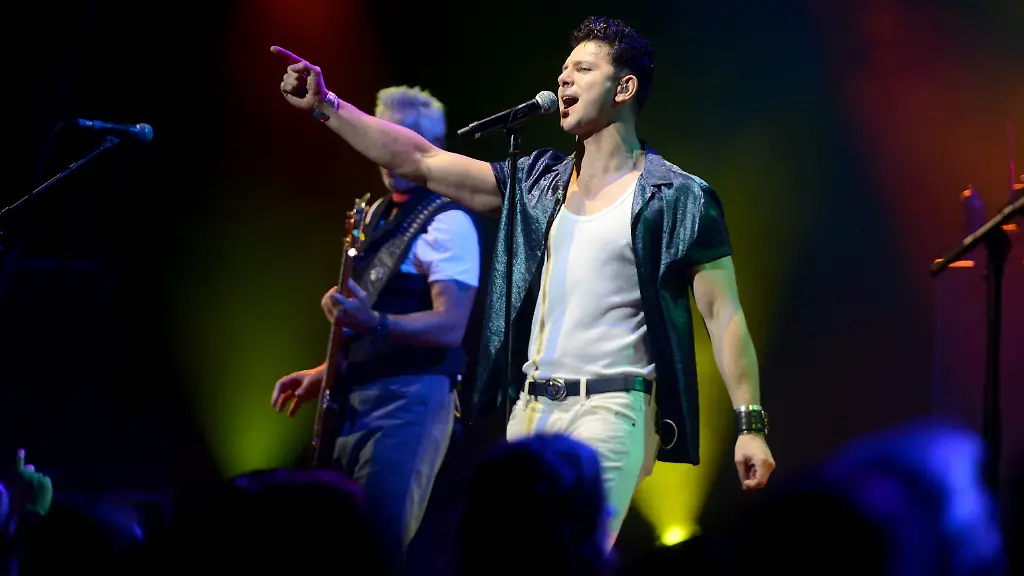 LONDON-ENGLAND-OCTOBER-29-Martin-Kemp-and-Ross-William-Wild-of-Spandau-Ballet-perform-on-stage-at-Eventim-Apollo-on-October-29-2018-in-London-England
