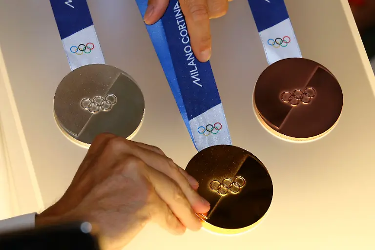 Milan-Cortina-2026-Olympic-and-Paralympic-Games-Medals-Presentation-at-Palazzo-Balbi-in-Venice-Italy-July-15-2025-Sports-photo-Paola-Garbuio-LaPresse-Presentazione-delle-Medaglie-dei-Giochi-Olimpici-e-Paraolimpici-di-Milano-Cortina-2026-a-Palazzo-Balbi-a-Venezia-Italia-15-Luglio-2025-foto-Paola-Garbuio-LaPresse-Presenti-La-campionessa-olimpica-di-nuoto-Federica-Pellegrini-Francesca-Porcellato-Atleta-paralimpica-italiana-Il-Presidente-della-Regione-Veneto-Luca-Zaia-il-Presidente-della-Fondazione-Milano-Cortina-2026-Giovanni-Malago-e-il-CEO-Andrea-Varnier-il-Vicepresidente-del-Consiglio-e-Ministro-delle-Infrastrutture-e-dei-Trasporti-Matteo-Salvini-il-Ministro-per-lo-Sport-e-i-Giovani-Andrea-Abodi-in-collegamento-il-Presidente-della-Regione-Lombardia-Attilio-Fontana-il-Presidente-del-CONI-Luciano-Buonfiglio-e-il-Presidente-del-CIP-Marco-Giunio-De-Sanctis