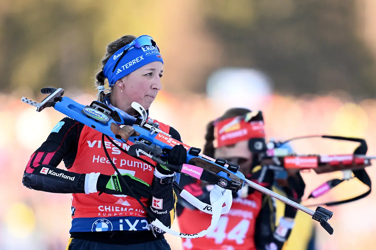 18-01-2026-Bayern-Ruhpolding-Biathlon-Weltcup-Verfolgung-10-km-Frauen-Franziska-Preuss-Deutschland-beim-Anschiessen-vor-dem-Wettkampf