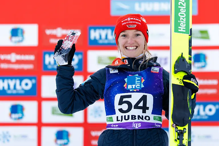 Ski-jumping-Skispringen-Ski-nordisch-FIS-WC-Ljubno-LJUBNO-SLOVENIA-10-JAN-26-NORDIC-SKIING-SKI-JUMPING-FIS-World-Cup-normal-hill-ladies-Image-shows-the-rejoicing-of-Katharina-Schmid-GER