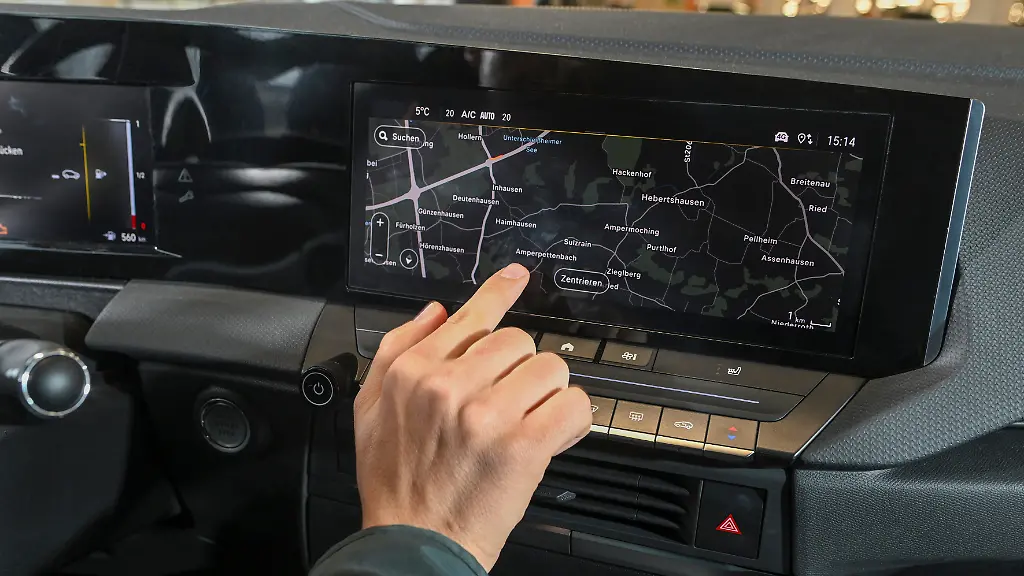 adac-ev_technik_ablenkung-02-download