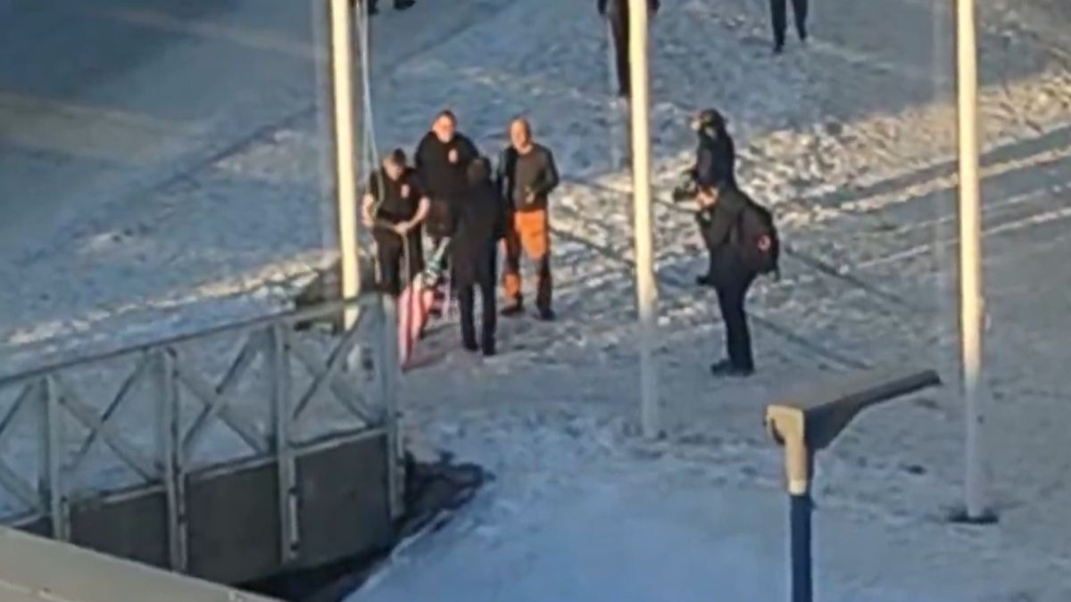 -Sch-men-Sie-sich-Deutscher-Satiriker-will-US-Flagge-in-Gr-nland-hissen-Einwohner-schreiten-ein