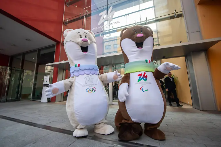 Sport-Bilder-des-Tages-Photo-Claudio-Furlan-Lapresse-21-02-2024-Milan-News-Mascot-of-the-Milan-Cortina-2026-Olympic-and-Paralympic-Games-at-Deloitte-s-headquarters-in-via-Tortona-PUBLICATIONxNOTxINxITAxFRAxCHN-Copyright-xClaudioxFurlan-LaPressex