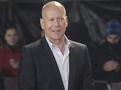 Ehefrau ist "wirklich froh": Bruce Willis weiß nichts von seiner Demenz