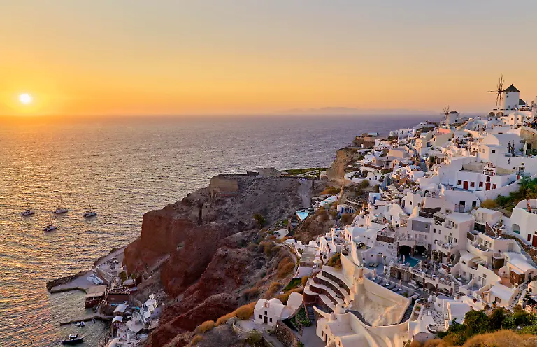 Santorini-Greece-Oia