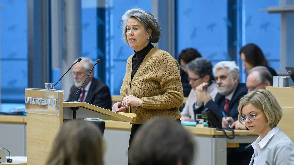 Nach-dem-Anschlag-auf-die-Stromversorgung-in-Berlin-plaediert-Sachsen-Anhalts-Innenministerin-Tamara-Zieschang-CDU-fuer-einen-besseren-Schutz-kritischer-Infrastruktur