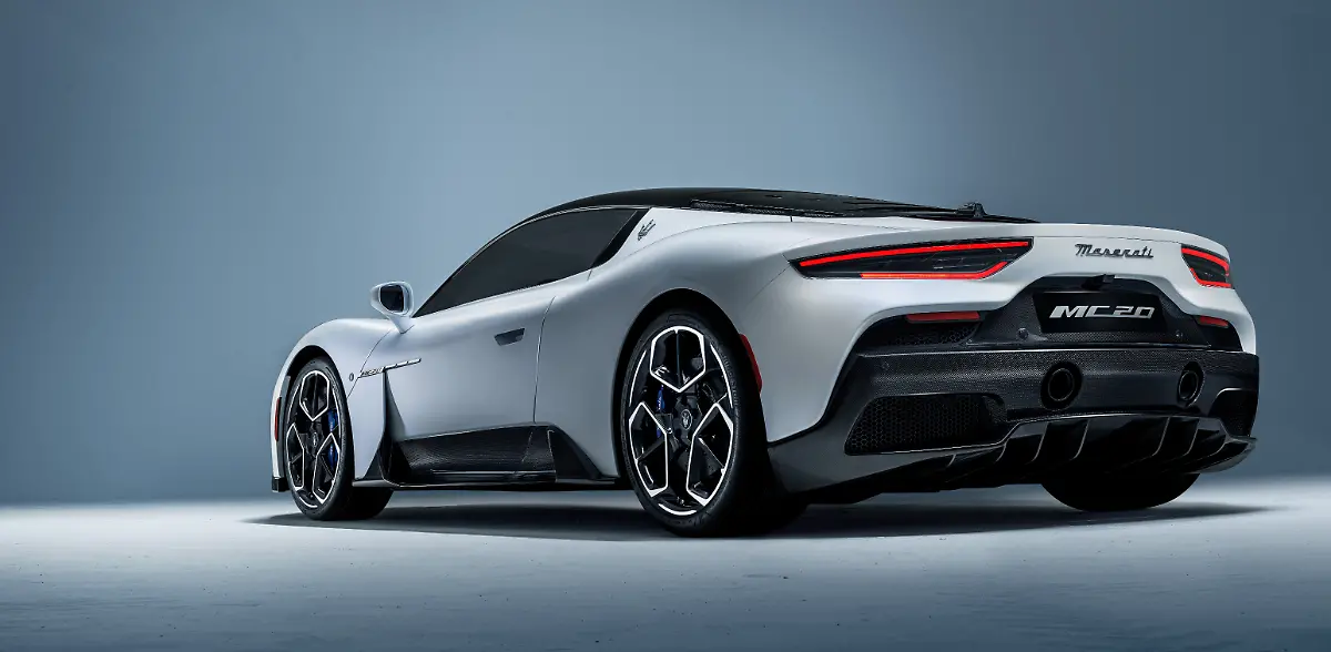 16852-MaseratiMC20