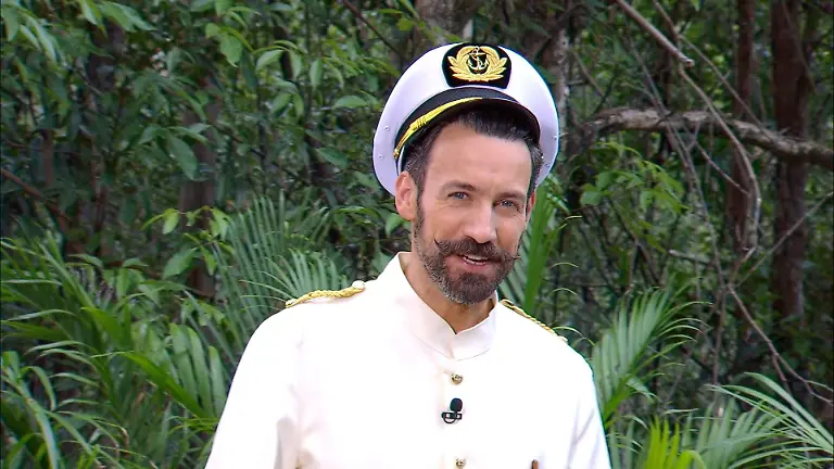 ACHTUNG-SPERRFRIST-FUeR-ALLE-MEDIEN-BIS-ZUM-SHOWENDE-DONNERSTAG-29-JANUAR-2026-22-30-UHR-Jan-Koeppen-begruesst-Ariele-zur-Dschungelpruefung-Das-TraumAschiff-Die-Verwendung-des-sendungsbezogenen-Materials-ist-nur-mit-dem-Hinweis-und-Verlinkung-auf-RTL-gestattet