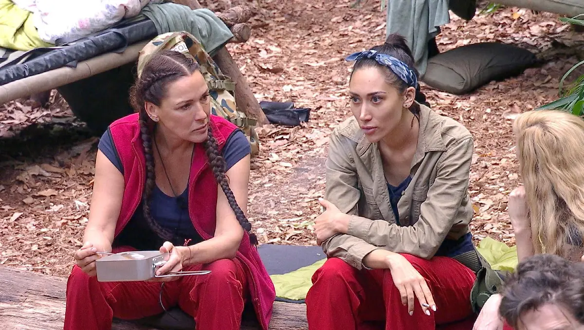 ACHTUNG-SPERRFRIST-FUeR-ALLE-MEDIEN-BIS-ZUM-SHOWENDE-DONNERSTAG-29-JANUAR-2026-22-30-UHR-Simone-Ballack-l-fuehlt-Gil-knallhart-auf-den-Zahn-und-fragt-nach-der-Trennung-Neben-ihr-Samira-Yavuz-Die-Verwendung-des-sendungsbezogenen-Materials-ist-nur-mit-dem-Hinweis-und-Verlinkung-auf-RTL-gestattet