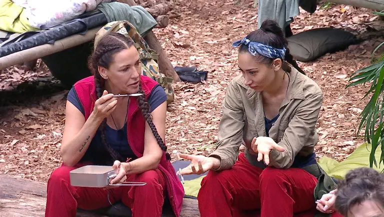 ACHTUNG-SPERRFRIST-FUeR-ALLE-MEDIEN-BIS-ZUM-SHOWENDE-DONNERSTAG-29-JANUAR-2026-22-30-UHR-Simone-Ballack-l-fuehlt-Gil-knallhart-auf-den-Zahn-und-fragt-nach-der-Trennung-Neben-ihr-Samira-Yavuz-Die-Verwendung-des-sendungsbezogenen-Materials-ist-nur-mit-dem-Hinweis-und-Verlinkung-auf-RTL-gestattet