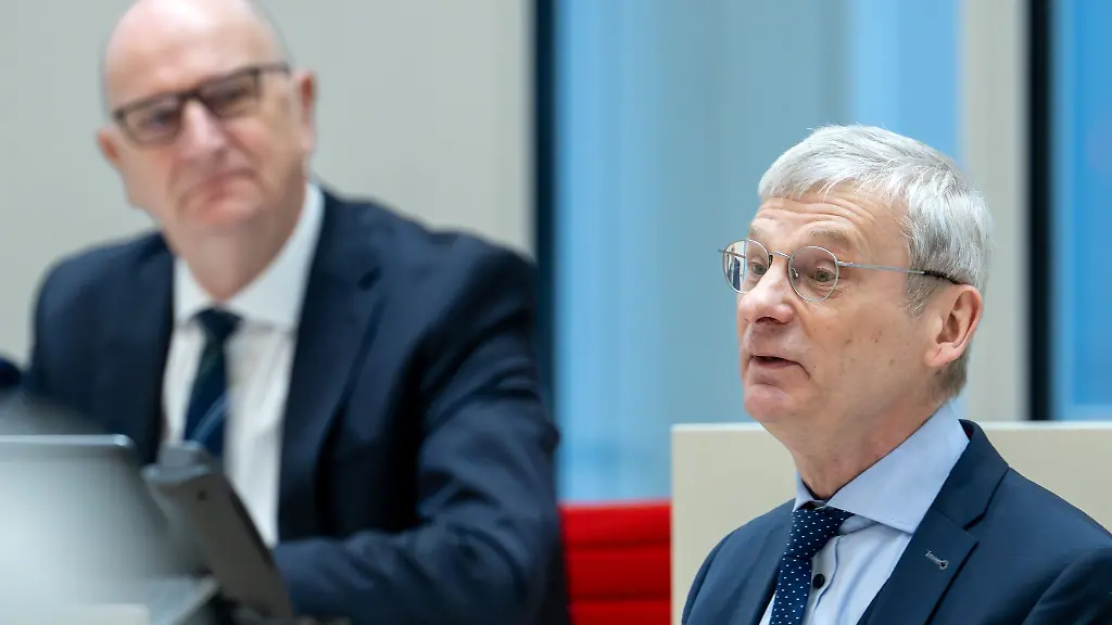 Brandenburgs-AfD-Fraktionschef-Hans-Christoph-Berndt-verteidigt-den-fuehrenden-Kopf-der-Identitaeren-Bewegung-Martin-Sellner