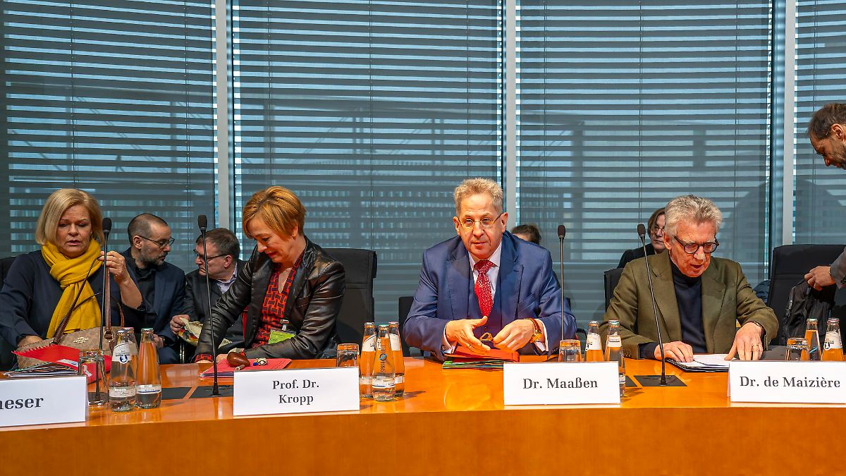 Corona-Kommission-l-dt-Experten-Als-Maa-en-spricht-bleibt-seinem-Ex-Chef-nur-Kopfsch-tteln