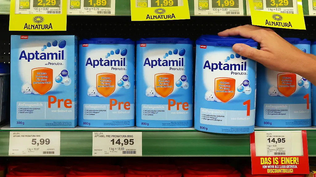 Different-types-of-baby-nutrition-in-a-supermarket-GERMANY-AUGUST-2016-Shelf-with-a-selection-of-baby-nutrition-in-a-Marktkauf-supermarket