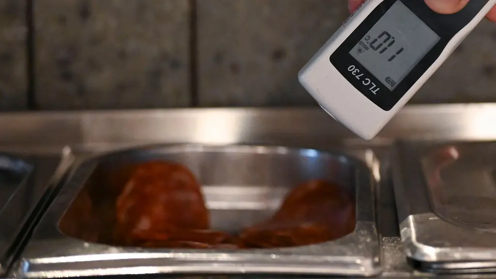 Betriebe-die-Lebensmittel-verarbeiten-muessen-regelmaessig-kontrolliert-werden