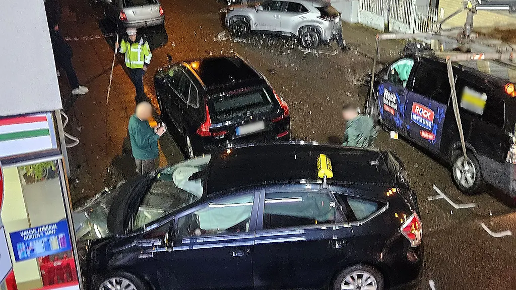 Bei-dem-Unfall-entstand-ein-Schaden-von-mehr-als-Hunderttausend-Euro