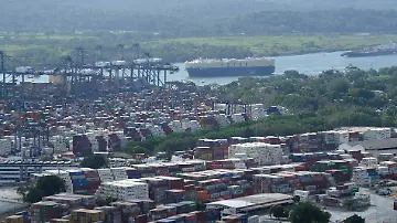 2026-01-30T055655Z_1167395936_RC2L6DA2WV2S_RTRMADP_3_PANAMA-PORTS