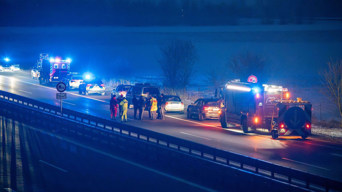 Sperrung-bei-Regensburg-Ermittler-sprengen-verd-chtigen-Gegenstand-auf-A3