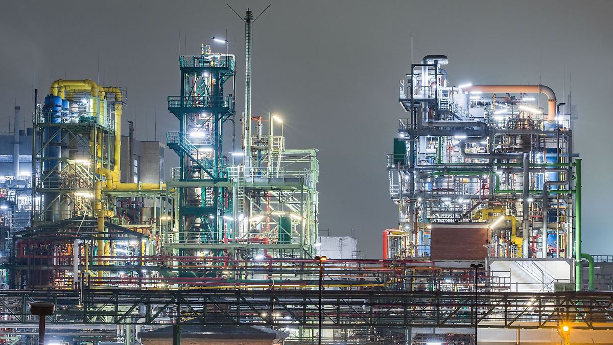 -Krise-ist-noch-nicht-vorbei-Deutsche-Wirtschaft-legt-leicht-zu