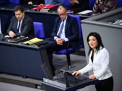 Banaszak: "Bin im falschen Film": Reiche meldet Aufschwung, doch die Opposition zerpflückt sie