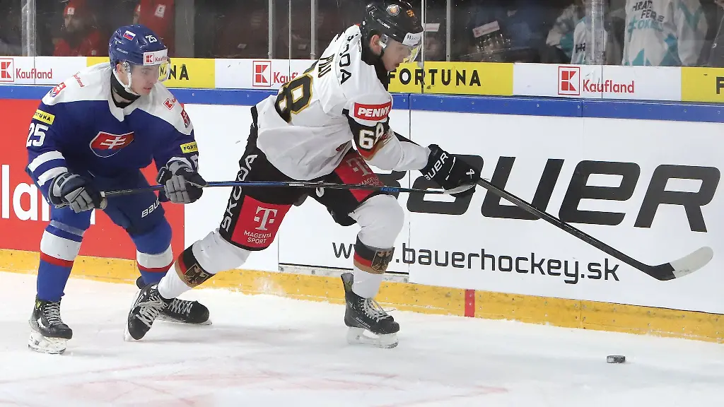 Fabrizio-Pilu-r-bleibt-in-Augsburg