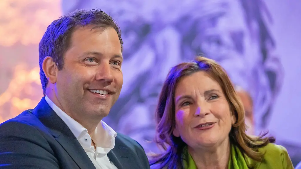 Die-SPD-im-bayerischen-Landtag-fordert-mehr-Transparenz-zum-Ludwig-Erhard-Gipfel-auch-die-interne-Compliance-Pruefung-der-Staatsregierung-muesse-offengelegt-werden-sagte-Fraktionschef-Holger-Griesshammer-Zu-den-Gaesten-am-Tegernsee-zaehlte-in-frueheren-Jahren-auch-der-heutige-SPD-Chef-Lars-Klingbeil