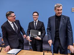 "Maß Bier für alle Erdbewohner": Söders "Löwen-Allianz" will Berlin und Sachsen ans Geld