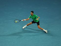 Nächster Fünf-Satz-Krimi : Djokovic ringt Sinner nieder und steht zum 38. Mal in einem Grand-Slam-Finale