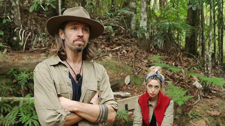 ACHTUNG-SPERRFRIST-FUeR-ALLE-MEDIEN-BIS-ZUM-SHOWENDE-FREITAG-30-JANUAR-2026-23-15-UHR-Ariel-und-Gil-Ofarim-auf-dem-Weg-zur-Dschungelpruefung-MurwillumBAH-Videocenter-Spannung-liegt-in-der-Luft-Die-Verwendung-des-sendungsbezogenen-Materials-ist-nur-mit-dem-Hinweis-und-Verlinkung-auf-RTL-gestattet