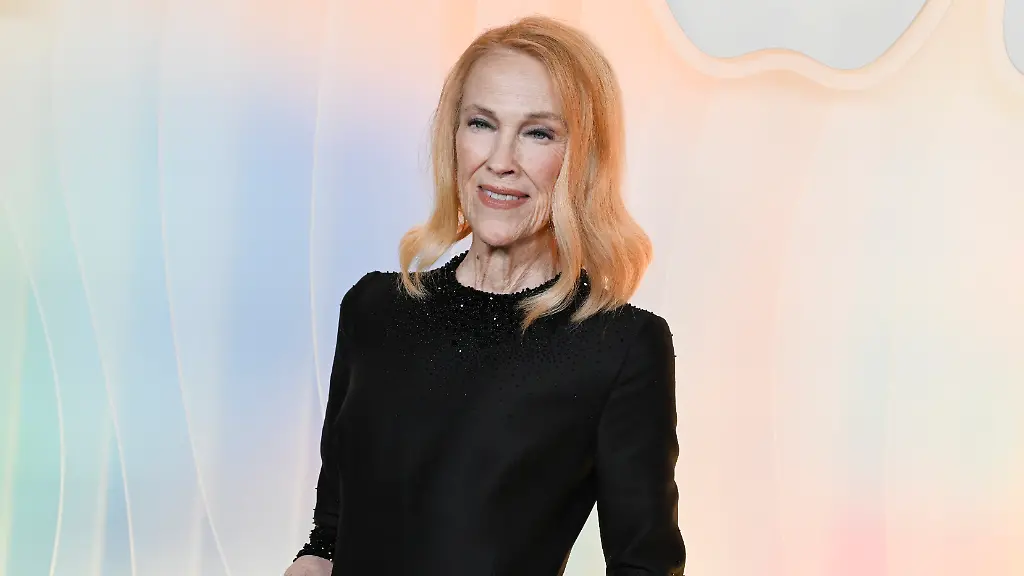 September-14-2025-Hollywood-California-USA-Actress-CATHERINE-O-HARA-attends-the-2025-Apple-TV-Primetime-Emmy-Party-Red-Carpet