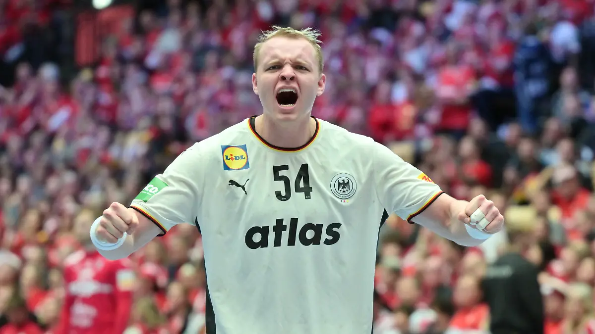 Handball-EM-Deutschland-Kroatien-Finalrunde-Finalrunde-Halbfinale-Jyske-Bank-Boxen-Justus-Fischer-Deutschland-reagiert