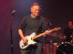 Proteste in 46 US-Bundesstaaten: Bruce Springsteen singt Anti-ICE-Song bei Demo in Minneapolis