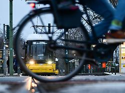 Berlin & Brandenburg: Eisgefahr: BVG lässt Trams am Montag ohne Passagiere fahren