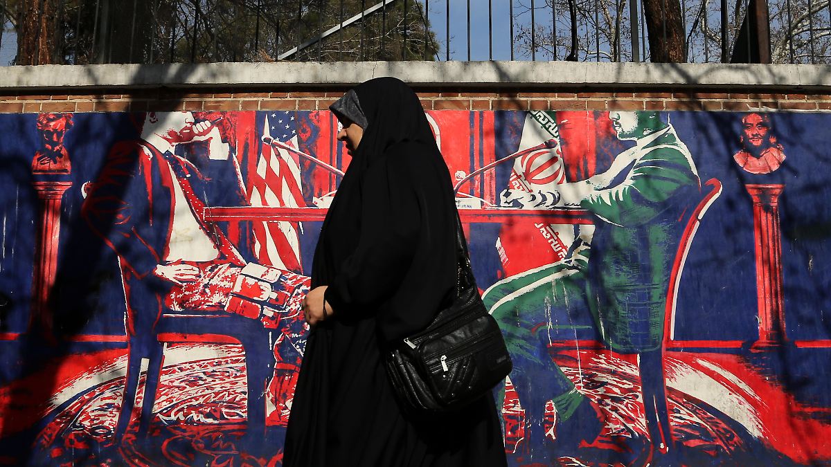 Trump-packt-neue-Drohungen-aus-Iran-versetzt-Streitkr-fte-in-h-chste-Alarmbereitschaft